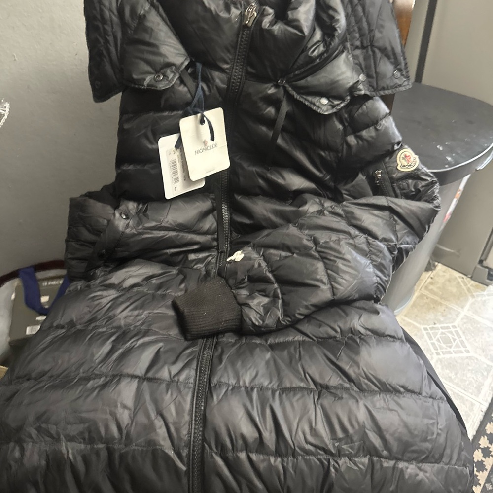 MONCLER Coat Size S With small hiccup on sleeve Fixable Lost Tag during moving - Picture 1 of 10